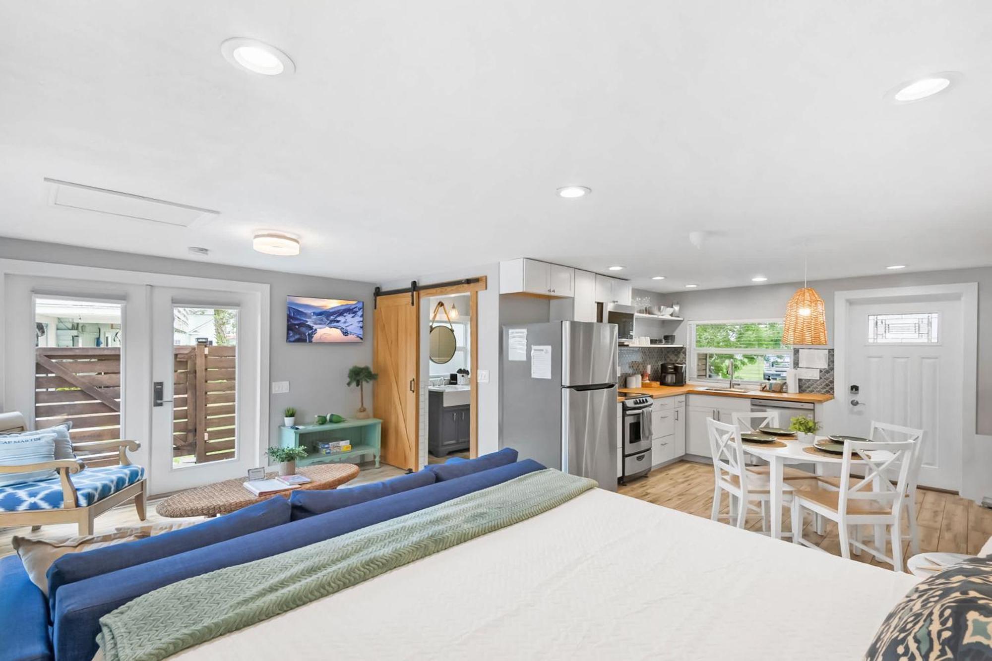Coral Cottage, Stylish Studio Suite On Canal, Walkable To Beach, Private Parking 圣奥古斯丁 外观 照片