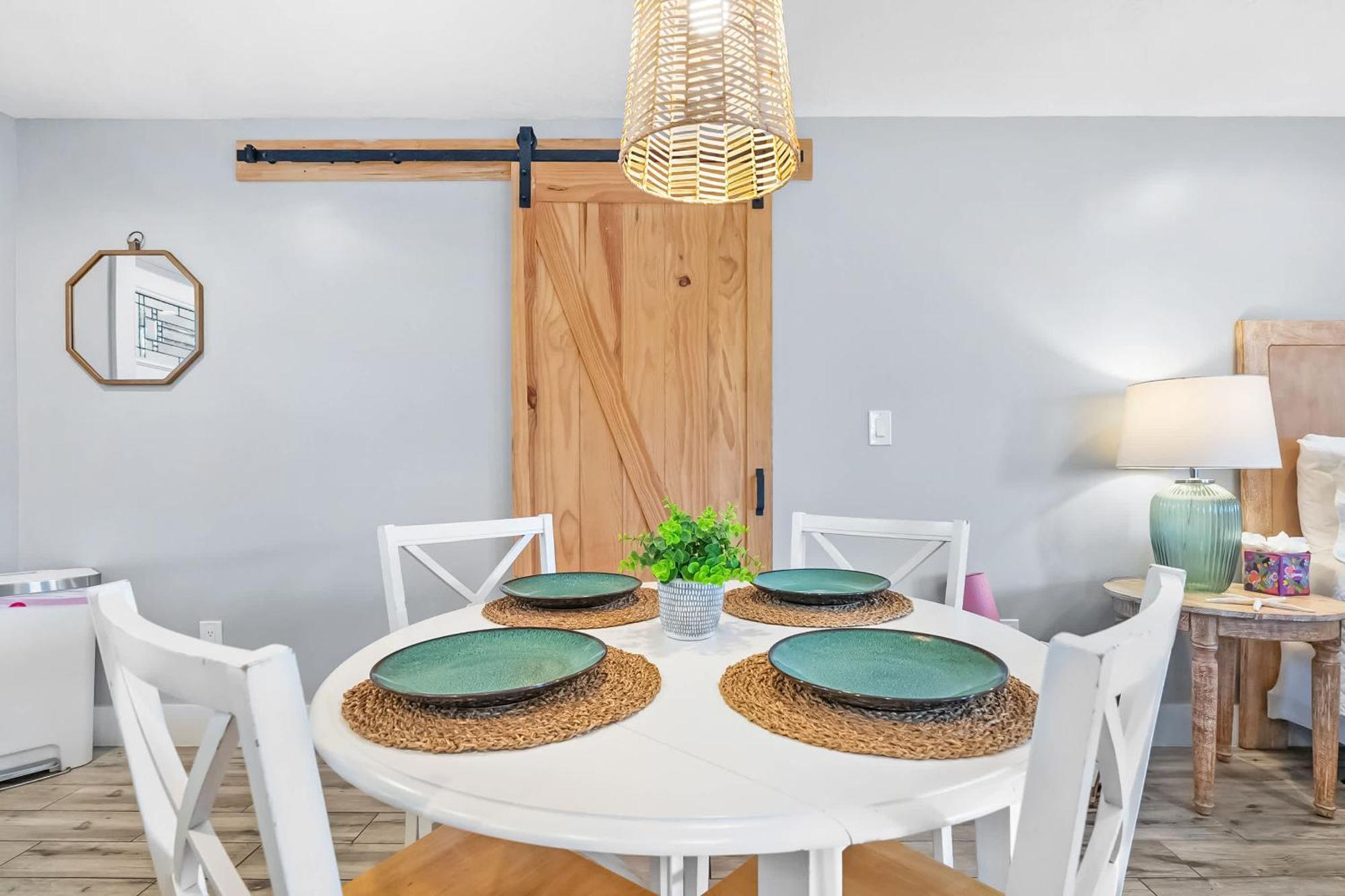 Coral Cottage, Stylish Studio Suite On Canal, Walkable To Beach, Private Parking 圣奥古斯丁 外观 照片